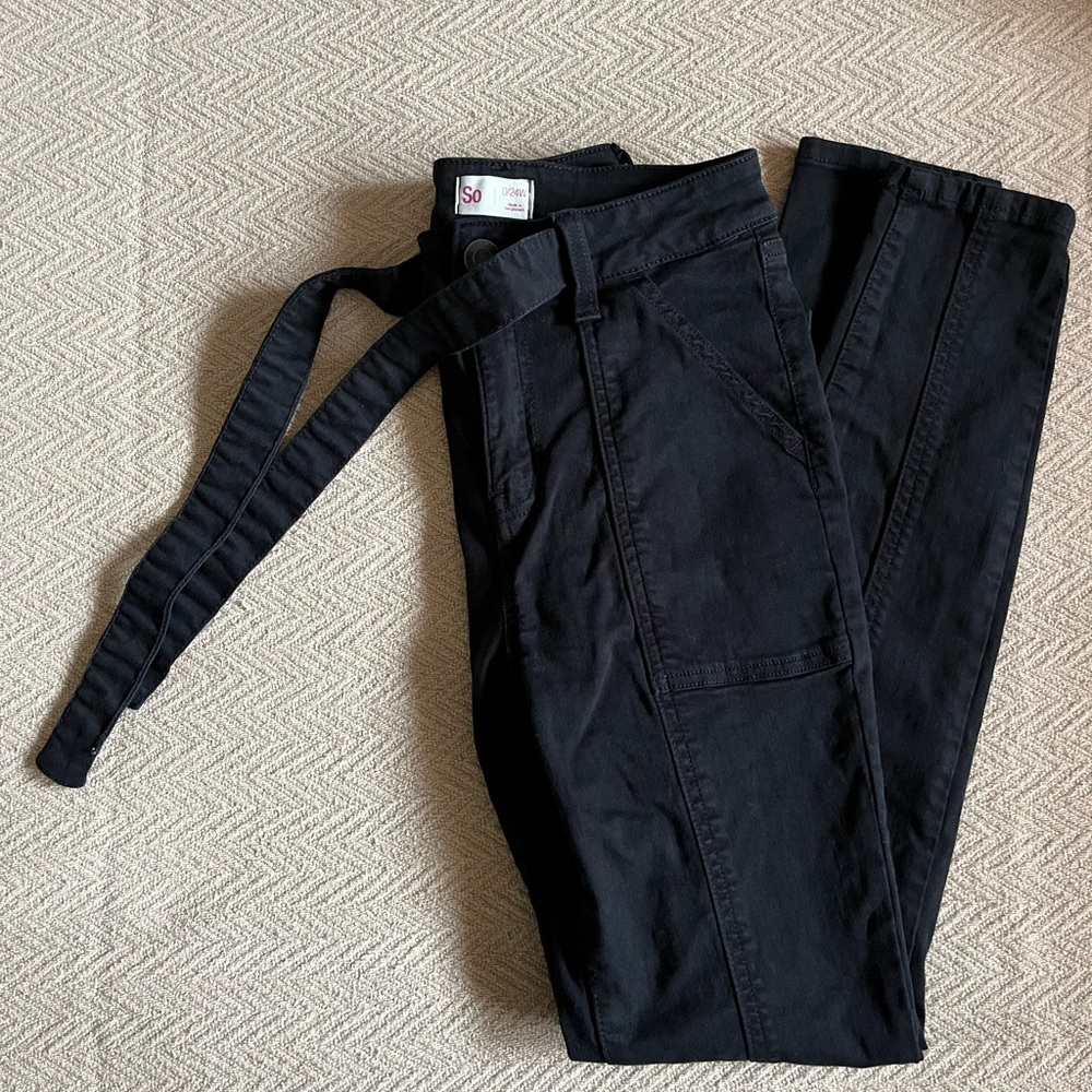Black cargo-like Pants